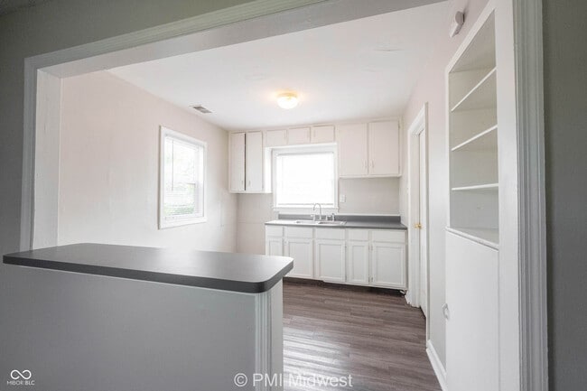 Building Photo - 5959 E 24th St