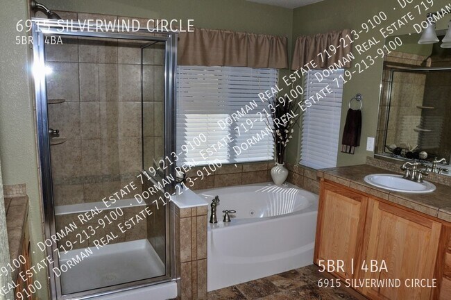 Building Photo - 6915 Silverwind Cir
