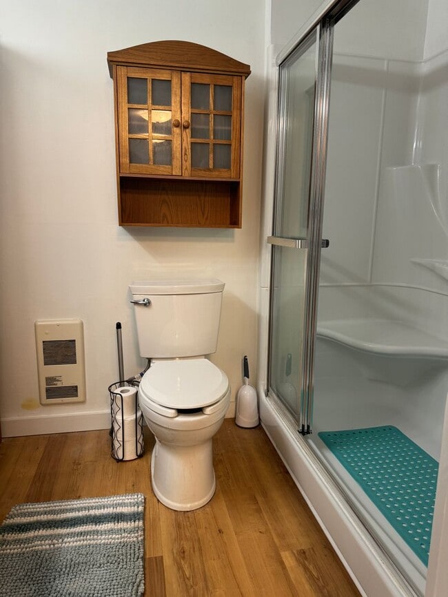 Building Photo - 2 bedroom condo 3.5 miles from Dartmouth