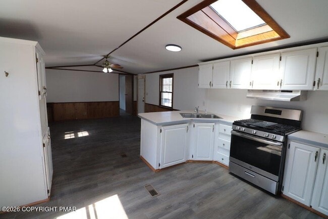 Building Photo - 238 Birchwood Ln