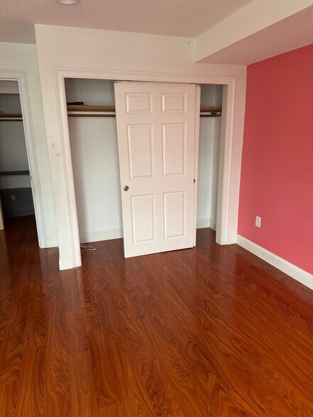 Building Photo - 16 Shrewsbury Green Dr