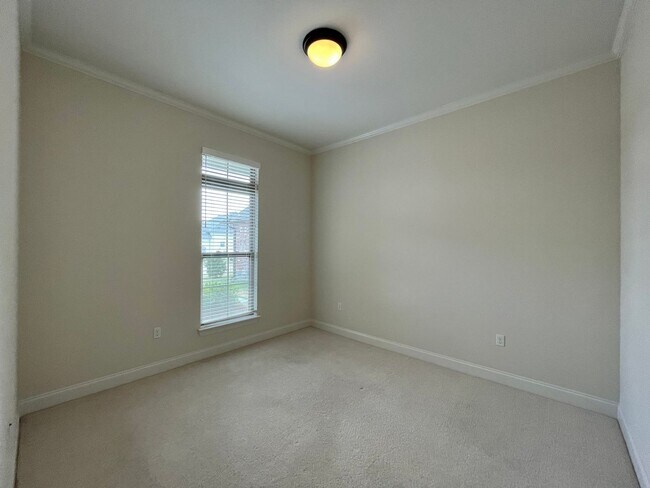 Building Photo - 17229 Ledgestone Dr