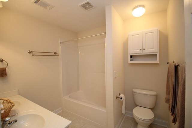 Building Photo - 535 Laniers Way