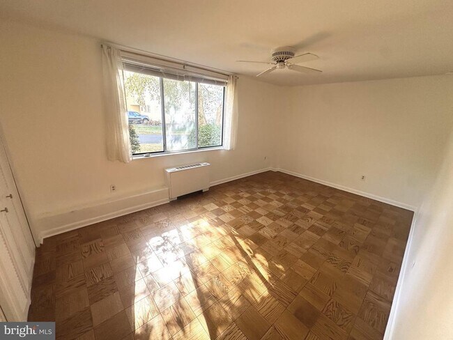 Building Photo - 6621 Wakefield Dr