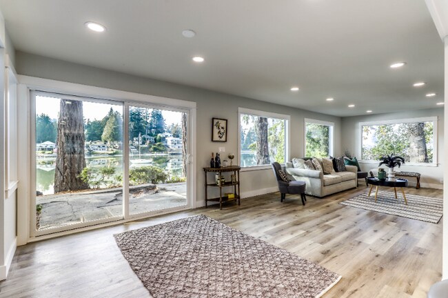 Building Photo - 1525 S Marine Dr