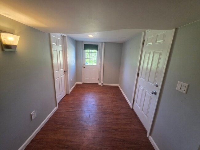Building Photo - 3-bedroom, 2-bath home in West Mifflin