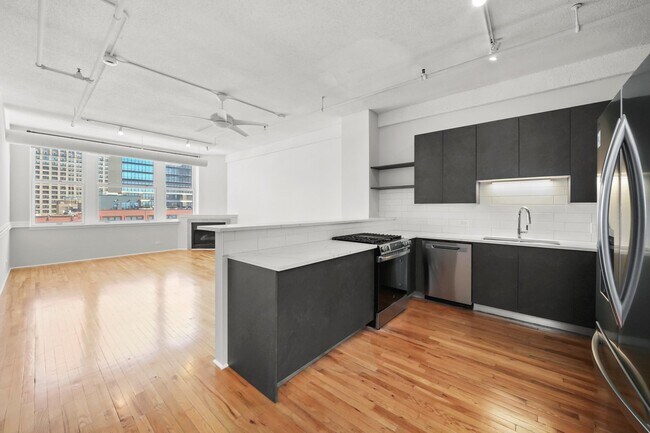 Building Photo - 161 W Harrison St