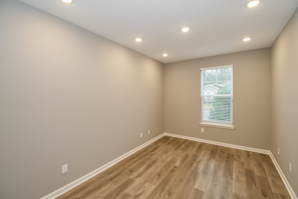 Building Photo - 12068 Japanese Maple St