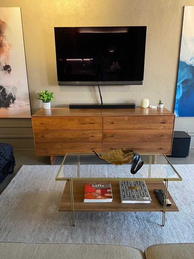 Building Photo - 849 S Broadway