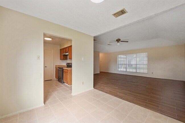 Building Photo - 2779 Forest Point Dr