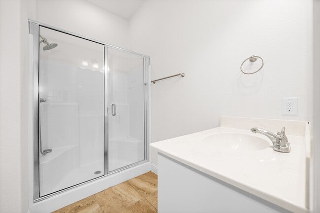 Building Photo - 422 Stoneridge Dr