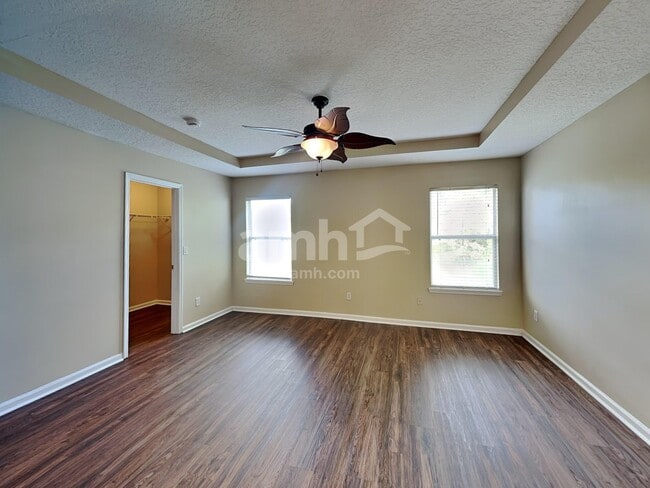 Building Photo - 729 Porto Cristo Ave