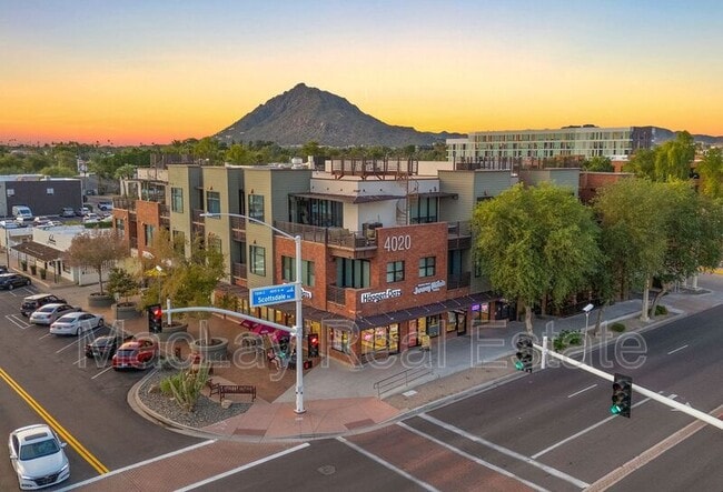 Building Photo - 4020 N Scottsdale Rd