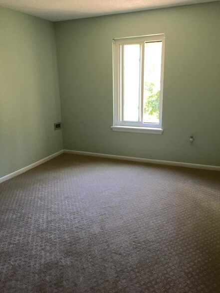 Building Photo - 175 Mill Pond Rd