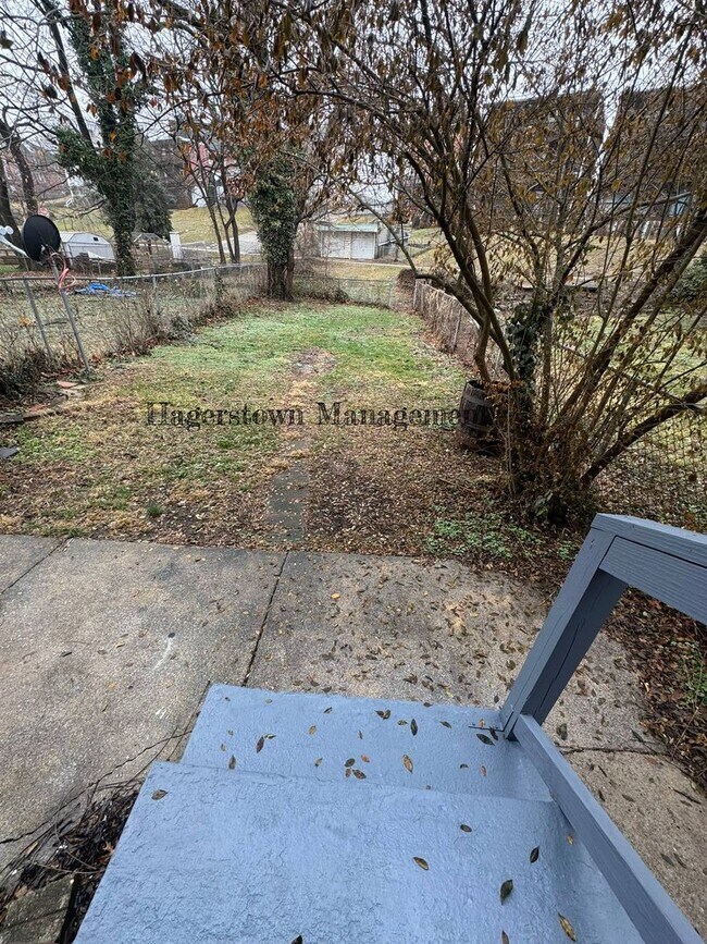 Building Photo - Duplex on Pennsylvania Ave