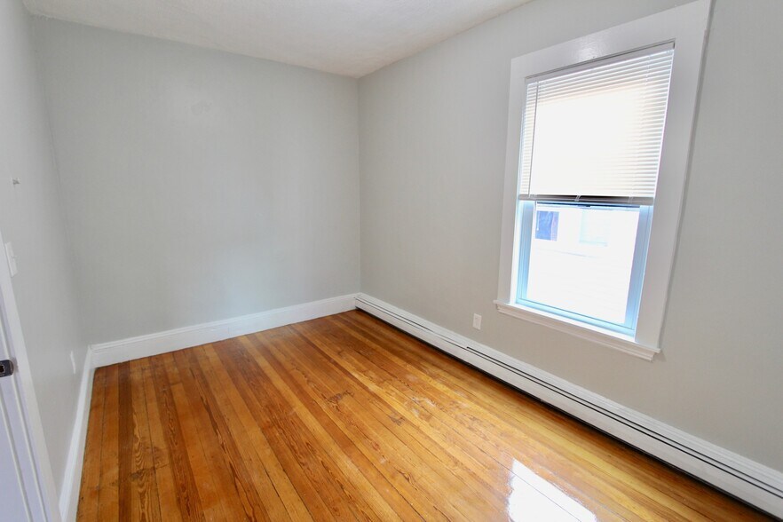 Building Photo - 19 Elder St