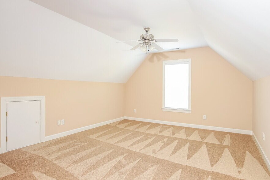 Building Photo - 2012 Watsonia Dr