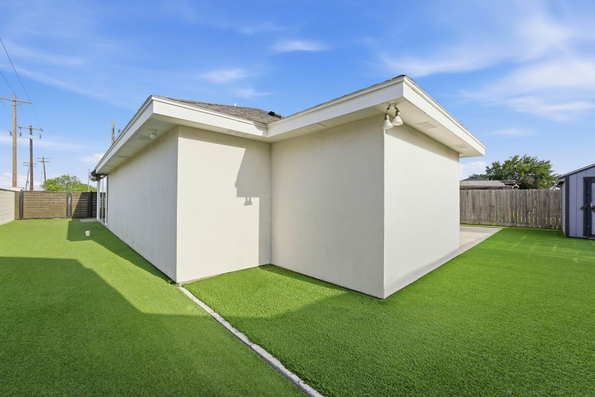 Building Photo - 4000 S Las Nubes St