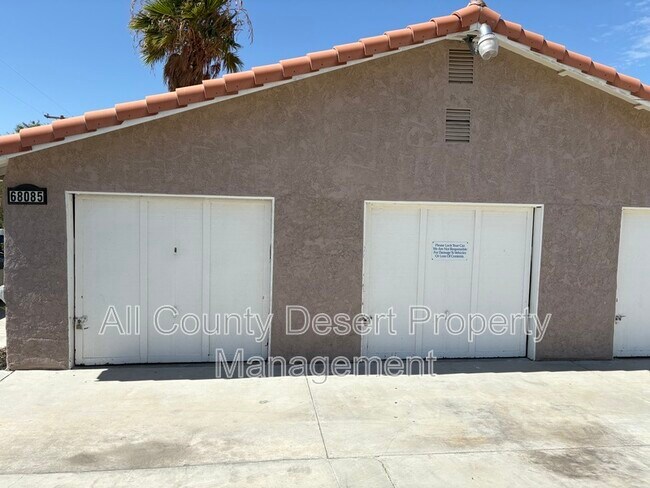 Building Photo - 68085 Cll Bolsa