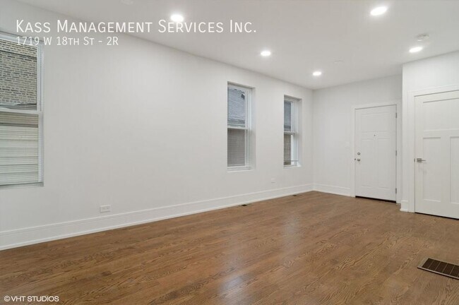 Building Photo - 1719 W 18th St