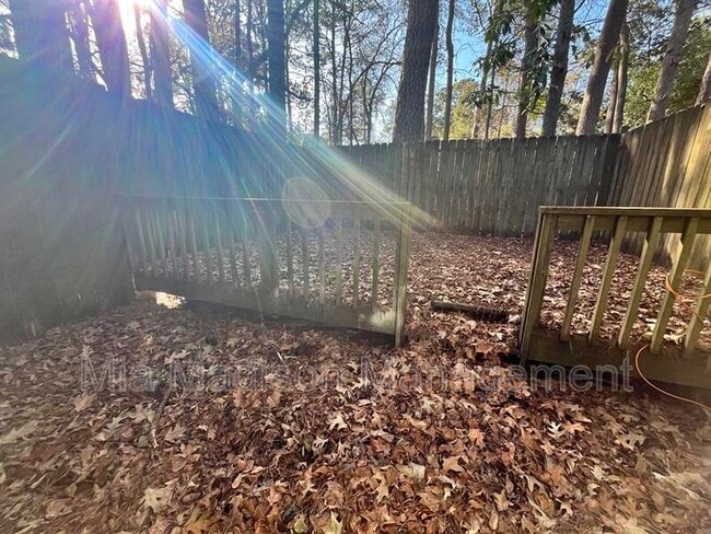 Building Photo - 527 Tibet Ave