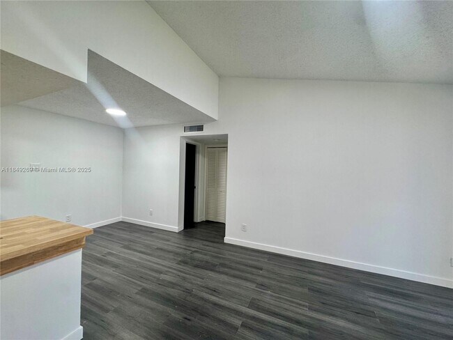 Building Photo - 15067 SW 103rd Terrace