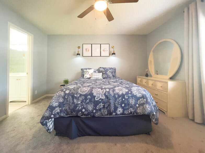 Building Photo - 340 Knotty Pine Cir