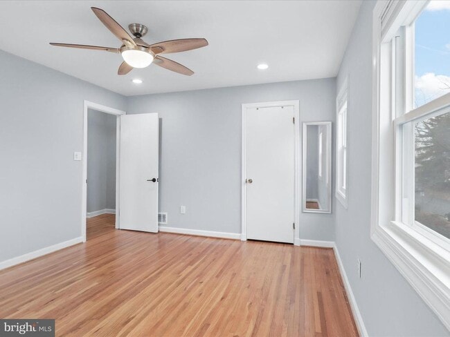 Building Photo - 2203 Arlington Terrace