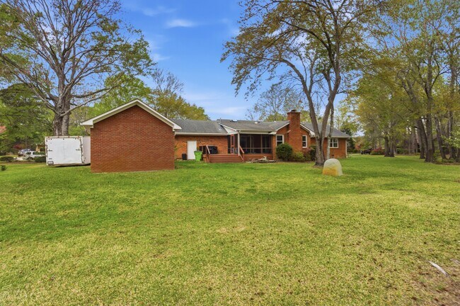 Building Photo - 601 Winged Foot Ct