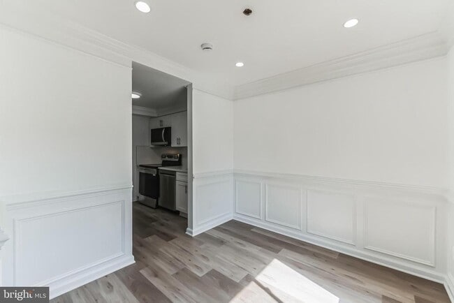 Building Photo - 630 Clearwater Ct