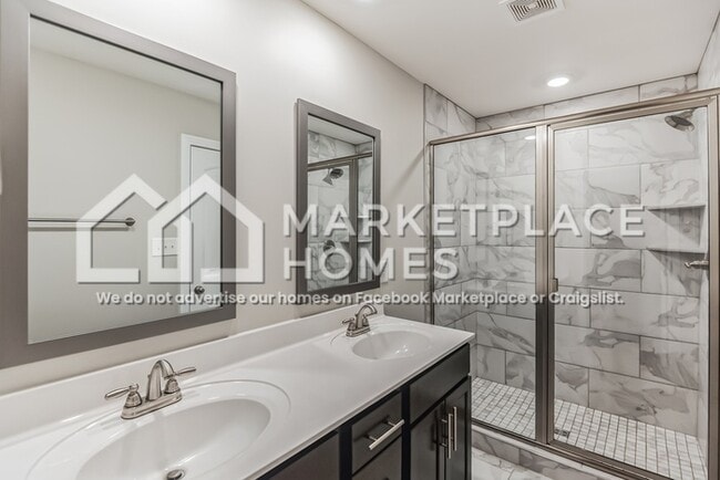 Building Photo - 534 Somerset Ln