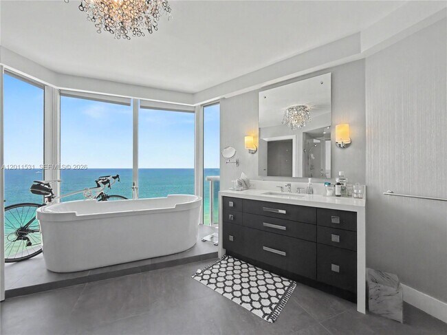 Building Photo - 17555 Collins Ave