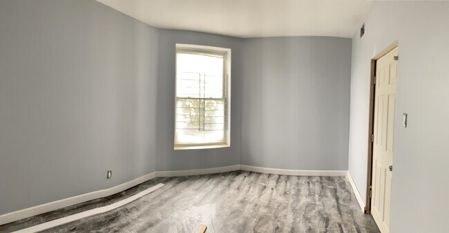 Building Photo - 6036 S Eberhart Ave