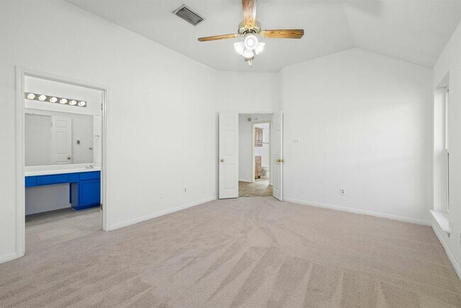 Building Photo - 15013 Big Falls Dr