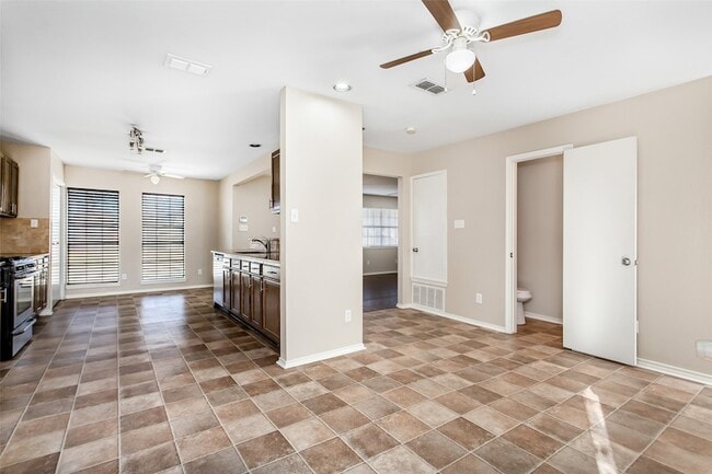 Building Photo - 10818 Sharondale Ln