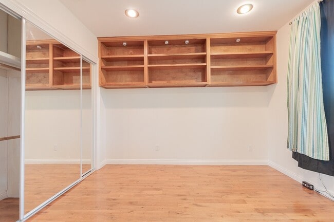 Primary Photo - Beautiful 3 bedroom 2 bath with Central AC