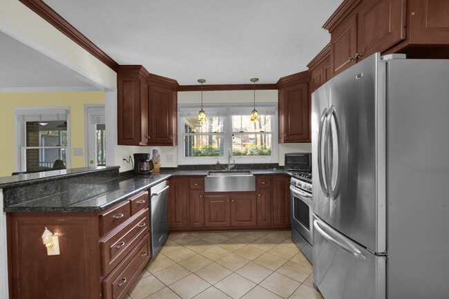 Building Photo - Huntington Park Home