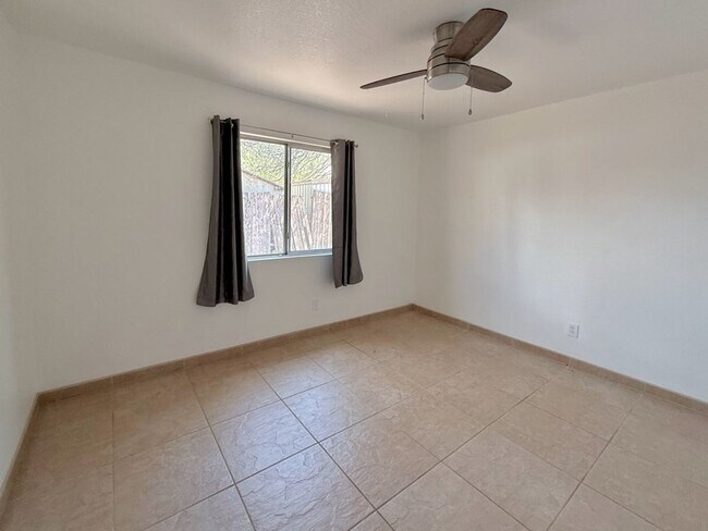 Building Photo - Charming three bedroom - two bathroom GREA...