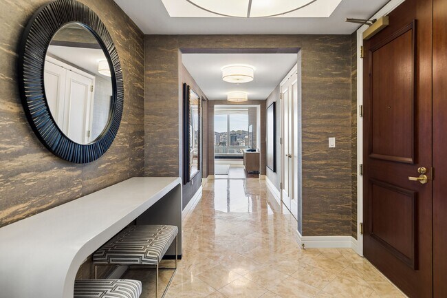 Building Photo - 706 Mission St