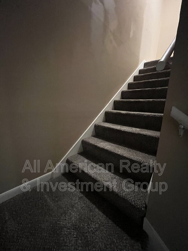Building Photo - 939 Tanager Rd