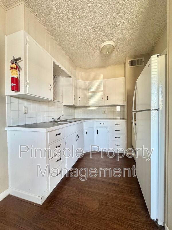 Building Photo - 2409 W Avenue N
