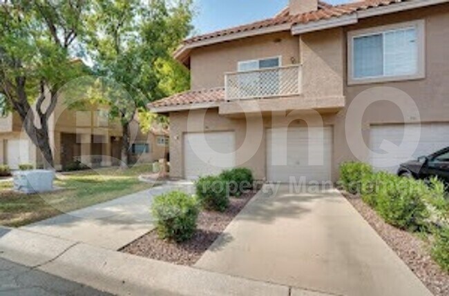 Primary Photo - 1633 E Lakeside Dr