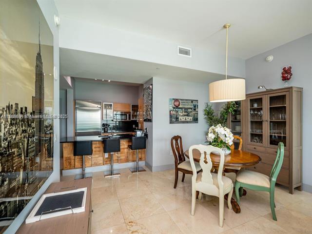 Building Photo - 950 Brickell Bay Dr