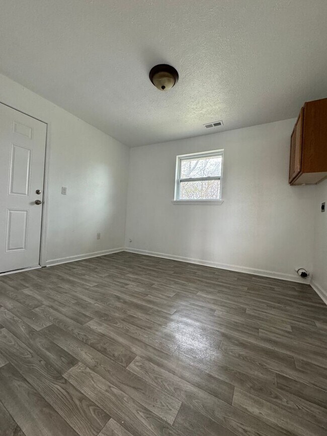 Building Photo - Country living with this large 3 bedroom 2 full bath home