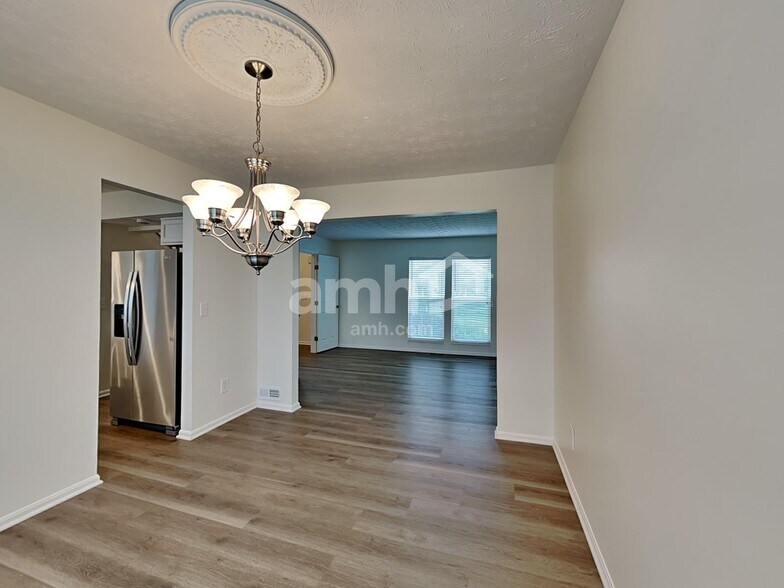 Building Photo - 170 Old Carriage Ct