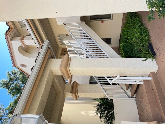 Building Photo - 13212 Glenmoor Dr