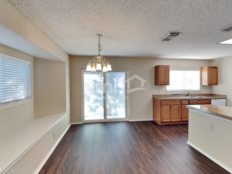 Building Photo - 9307 Sunlit Pt