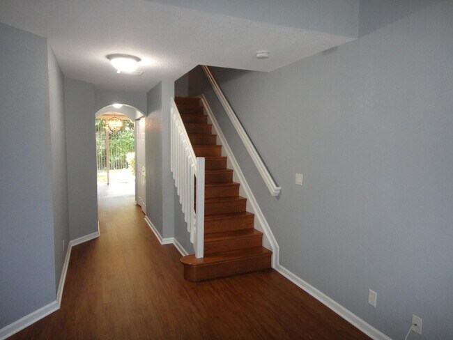 Building Photo - 2912 Hidden Hills Rd