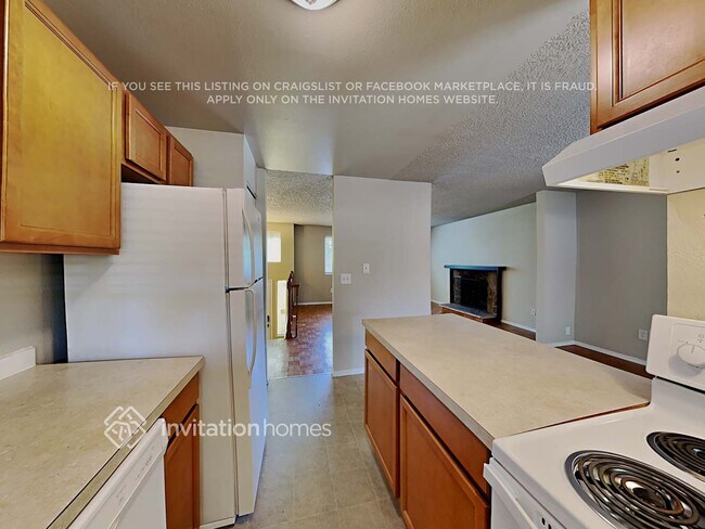 Building Photo - 35857 9th Ave SW