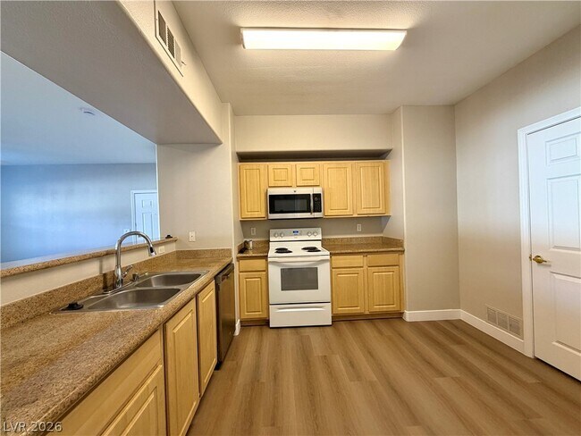 Building Photo - 8000 W Badura Ave